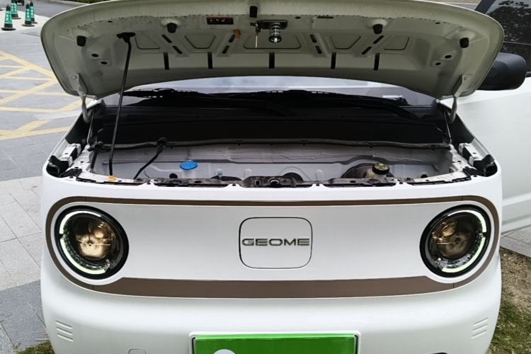 Used Geely Galaxy Panda 2024 Panda Mini 200km Endurance Bear Engine Bay