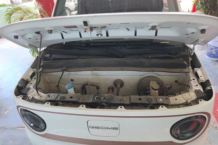 Used Geely Galaxy Panda 2024 Panda Mini 200km Endurance Bear Engine Bay