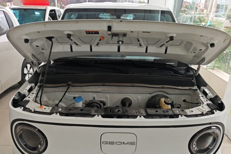 Used Geely Galaxy Panda 2024 Panda Mini 200km Endurance Bear Engine Bay