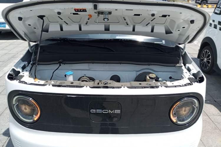 Used Geely Galaxy Panda 2024 Panda Mini 200km Endurance Bear Engine Bay