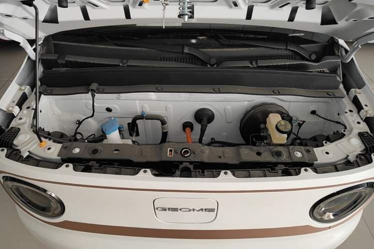 Used Geely Galaxy Panda 2024 Panda Mini 200km Endurance Bear Engine Bay