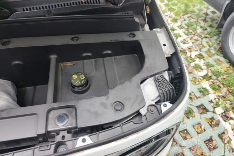 Used Geely Galaxy Panda 2024 Panda Mini 200km Endurance Bear Engine Bay Left