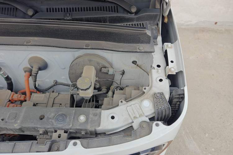 Used Geely Galaxy Panda 2024 Panda Mini 200km Endurance Bear Engine Bay Left