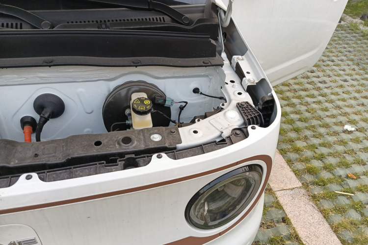 Used Geely Galaxy Panda 2024 Panda Mini 200km Endurance Bear Engine Bay Left