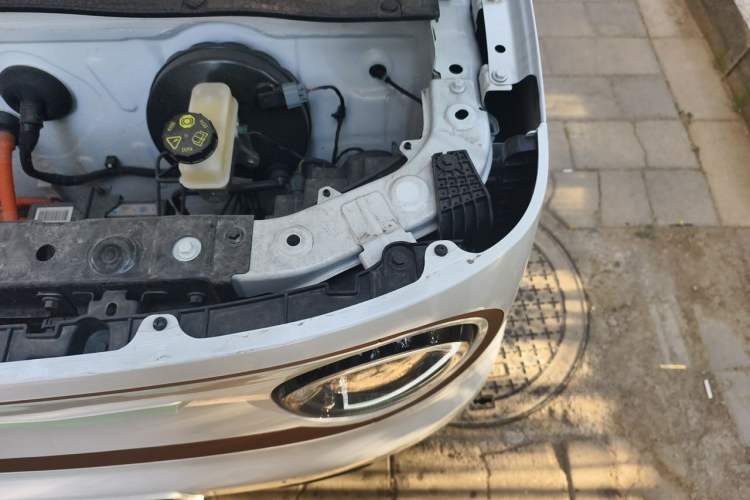 Used Geely Galaxy Panda 2024 Panda Mini 200km Endurance Bear Engine Bay Left