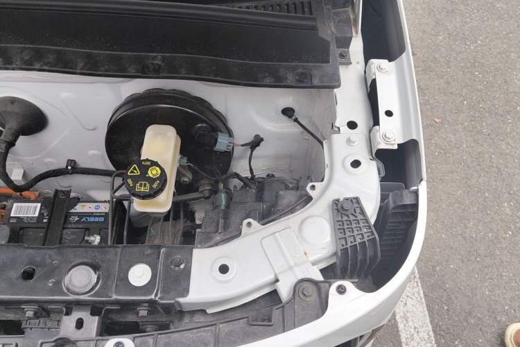 Used Geely Galaxy Panda 2024 Panda Mini 200km Endurance Bear Engine Bay Left
