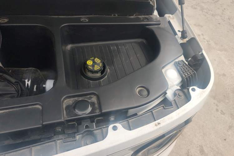 Used Geely Galaxy Panda 2024 Panda Mini 200km Endurance Bear Engine Bay Left