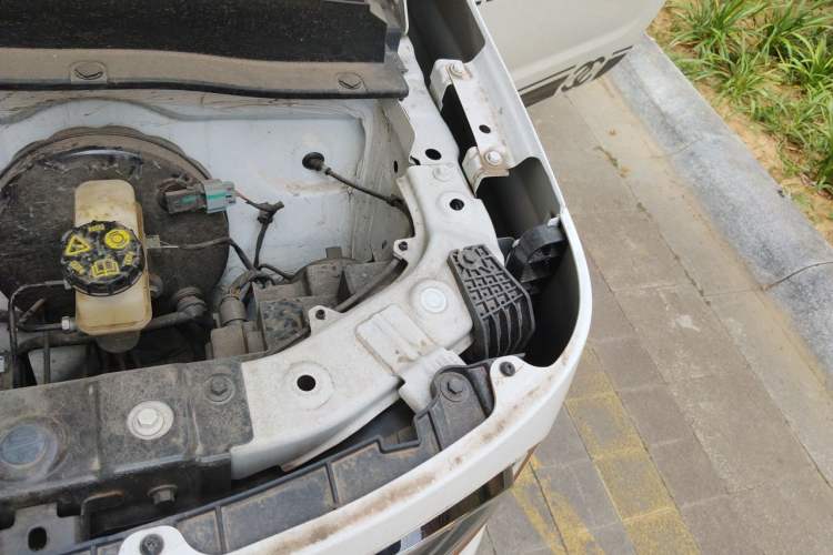 Used Geely Galaxy Panda 2024 Panda Mini 200km Endurance Bear Engine Bay Left