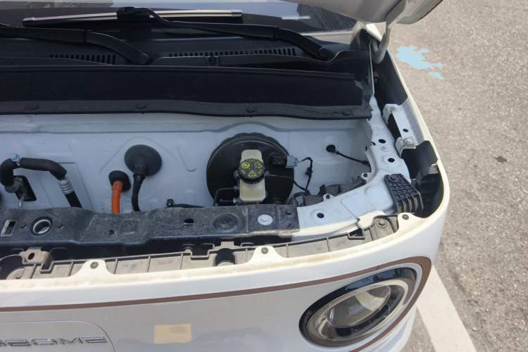 Used Geely Galaxy Panda 2024 Panda Mini 200km Endurance Bear Engine Bay Left