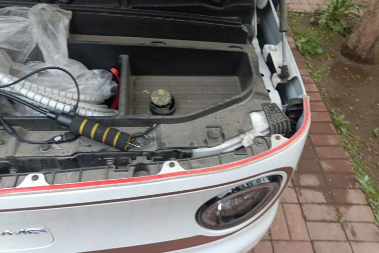 Used Geely Galaxy Panda 2024 Panda Mini 200km Endurance Bear Engine Bay Left