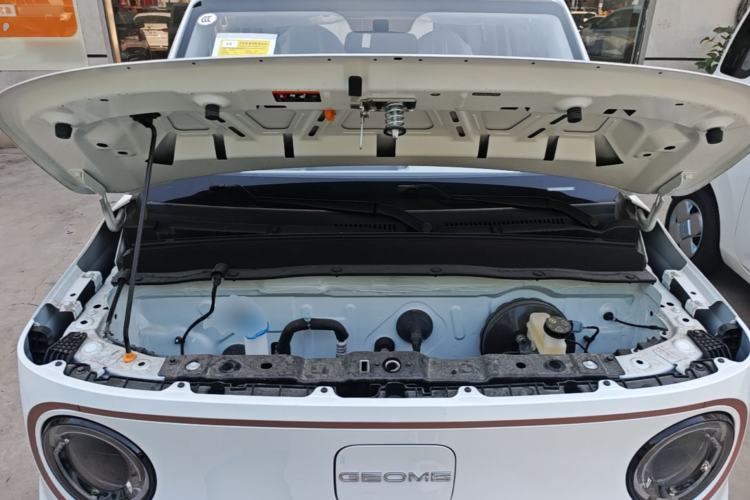 Used Geely Galaxy Panda 2024 Panda Mini 200km Endurance Bear Engine Bay