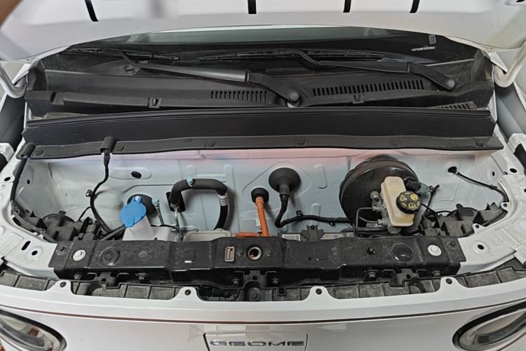 Used Geely Galaxy Panda 2024 Panda Mini 200km Endurance Bear Engine Bay