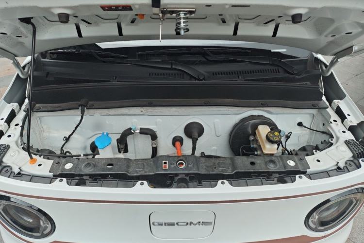Used Geely Galaxy Panda 2024 Panda Mini 200km Endurance Bear Engine Bay