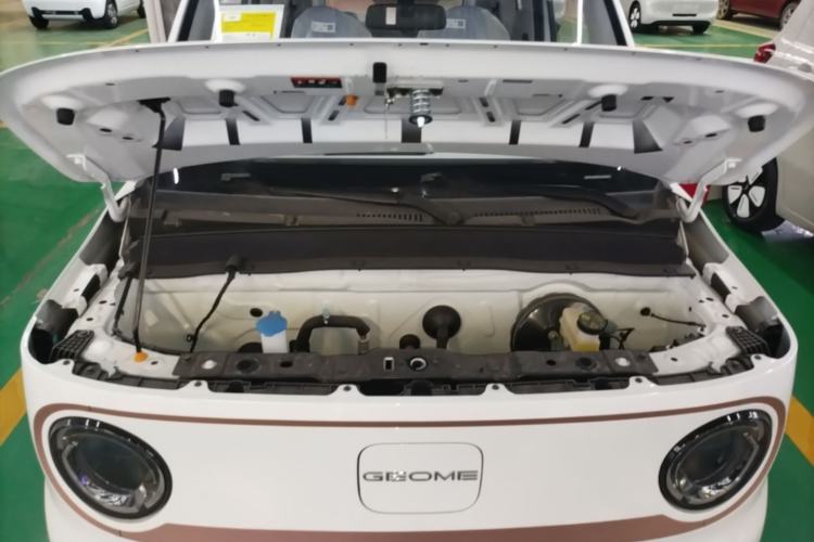 Used Geely Galaxy Panda 2024 Panda Mini 200km Endurance Bear Engine Bay