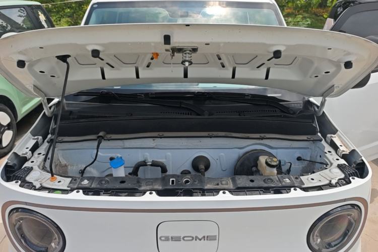 Used Geely Galaxy Panda 2024 Panda Mini 200km Endurance Bear Engine Bay