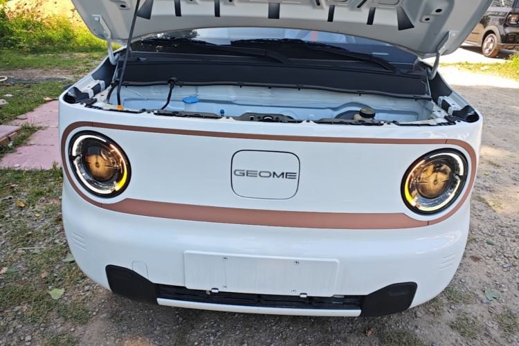 Used Geely Galaxy Panda 2024 Panda Mini 200km Endurance Bear Engine Bay