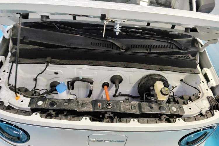 Used Geely Galaxy Panda 2024 Panda Mini 200km Endurance Bear Engine Bay