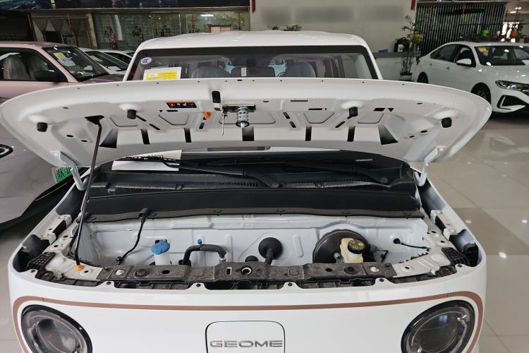 Used Geely Galaxy Panda 2024 Panda Mini 200km Endurance Bear Engine Bay