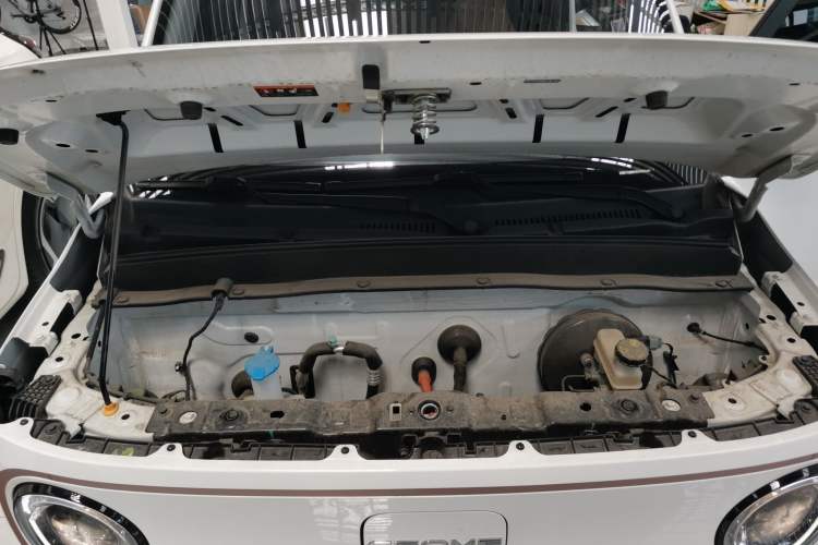 Used Geely Galaxy Panda 2024 Panda Mini 200km Endurance Bear Engine Bay