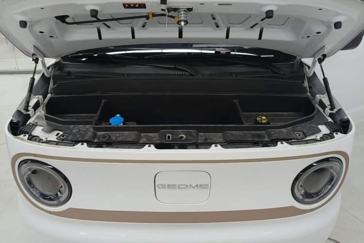 Used Geely Galaxy Panda 2024 Facelifted Panda Mini 200km Dragon Edition Engine Bay