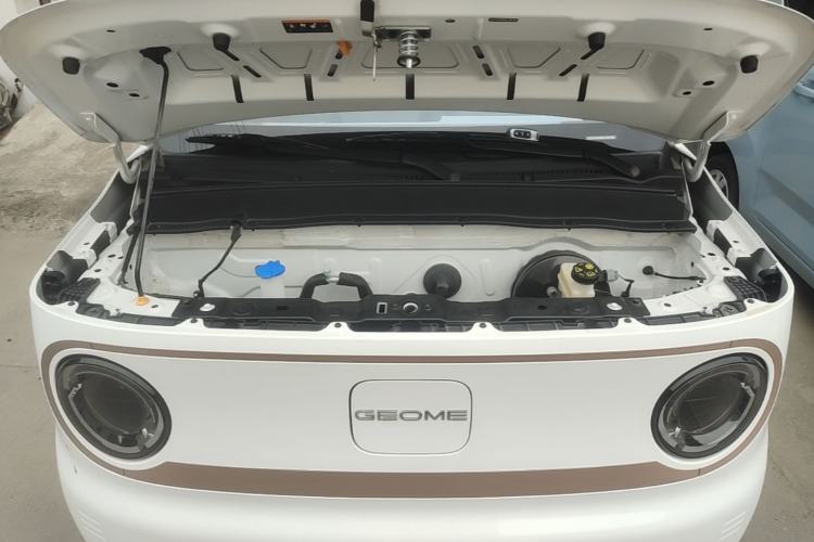 Used Geely Galaxy Panda 2024 Panda Mini 200km Endurance Bear Engine Bay