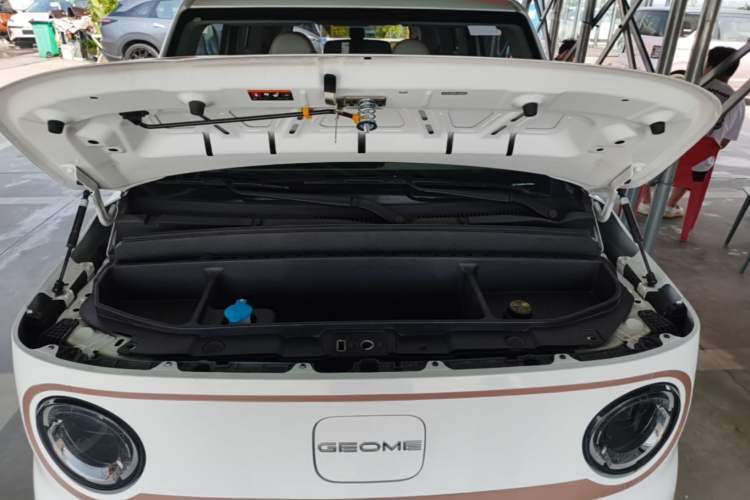 Used Geely Galaxy Panda 2024 Facelifted Panda Mini 200km Dragon Edition Engine Bay