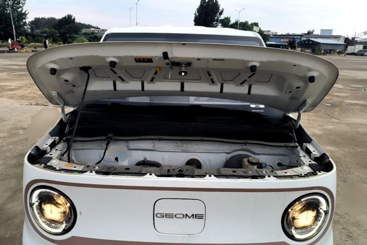 Used Geely Galaxy Panda 2024 Panda Mini 200km Endurance Bear Engine Bay