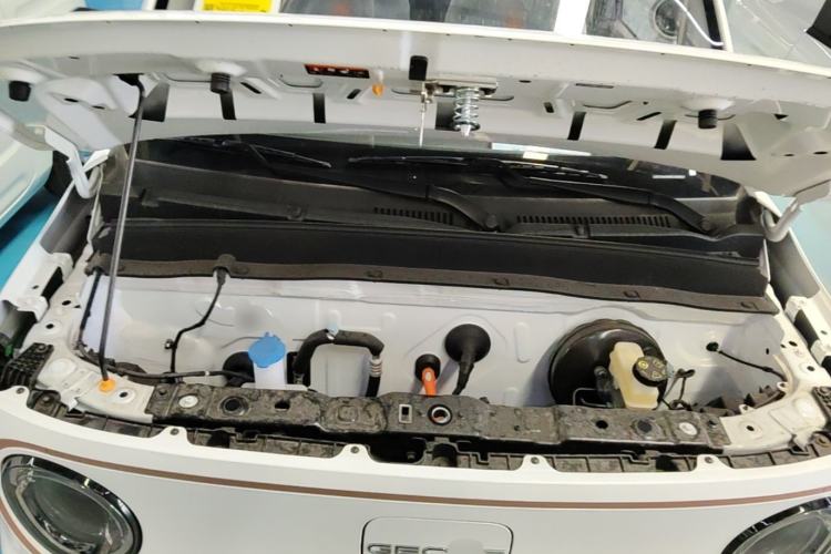 Used Geely Galaxy Panda 2024 Panda Mini 200km Endurance Bear Engine Bay