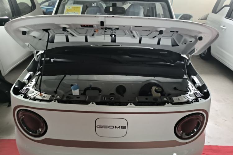 Used Geely Galaxy Panda 2024 Panda Mini 200km Endurance Bear Engine Bay