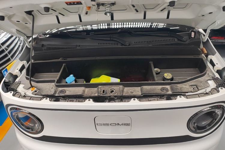 Used Geely Galaxy Panda 2024 Panda Mini 200km Endurance Bear Engine Bay