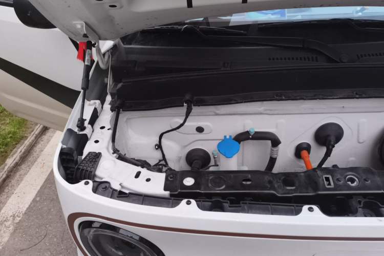 Used Geely Galaxy Panda 2024 Panda Mini 200km Endurance Bear Engine Bay Right