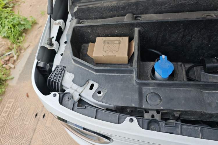 Used Geely Galaxy Panda 2024 Panda Mini 200km Endurance Bear Engine Bay Right