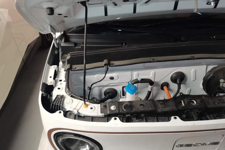 Used Geely Galaxy Panda 2024 Panda Mini 200km Endurance Bear Engine Bay Right