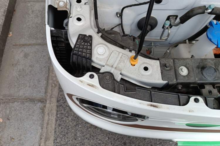 Used Geely Galaxy Panda 2024 Panda Mini 200km Endurance Bear Engine Bay Right