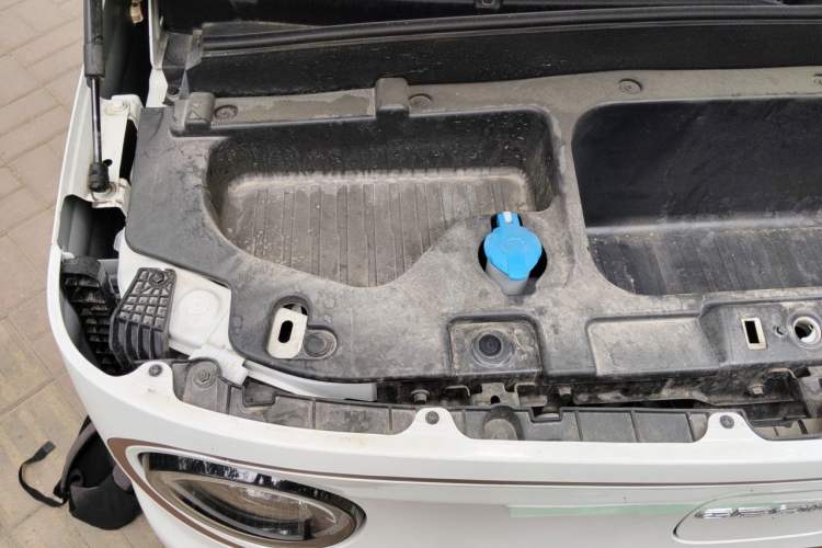Used Geely Galaxy Panda 2024 Panda Mini 200km Endurance Bear Engine Bay Right