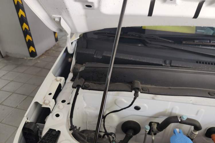 Used Geely Galaxy Panda 2024 Panda Mini 200km Endurance Bear Engine Bay Right
