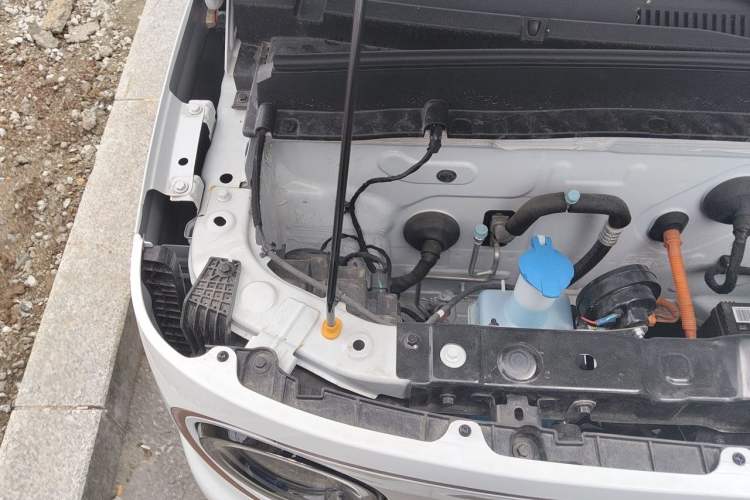 Used Geely Galaxy Panda 2024 Panda Mini 200km Endurance Bear Engine Bay Right