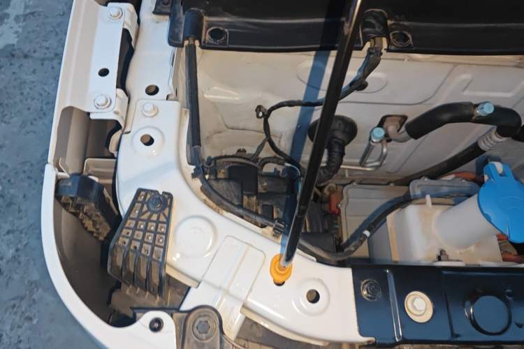 Used Geely Galaxy Panda 2024 Panda Mini 200km Endurance Bear Engine Bay Right