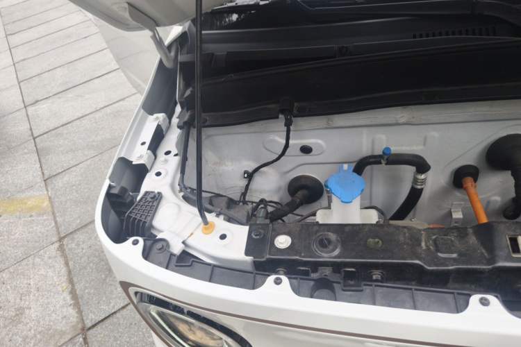 Used Geely Galaxy Panda 2024 Panda Mini 200km Endurance Bear Engine Bay Right