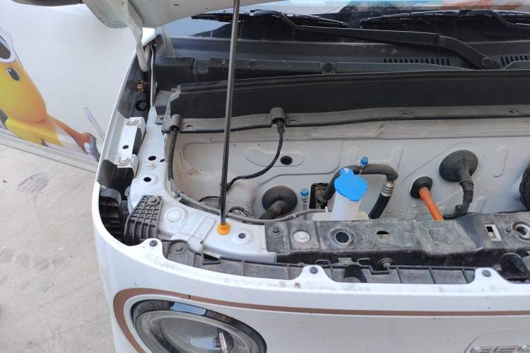 Used Geely Galaxy Panda 2024 Panda Mini 200km Endurance Bear Engine Bay Right