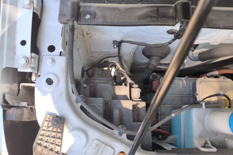 Used Geely Galaxy Panda 2024 Panda Mini 200km Endurance Bear Engine Bay Right