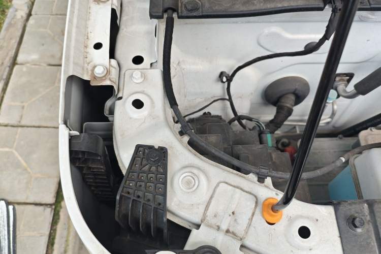 Used Geely Galaxy Panda 2024 Panda Mini 200km Endurance Bear Engine Bay Right
