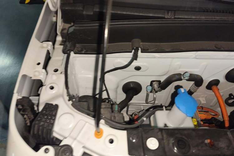 Used Geely Galaxy Panda 2024 200km Panda Rider Engine Bay Right