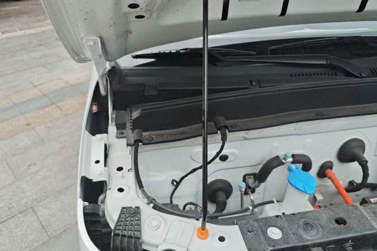Used Geely Galaxy Panda 2024 Panda Mini 200km Endurance Bear Engine Bay Right