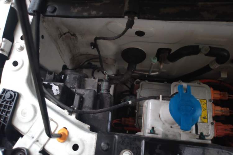 Used Geely Galaxy Panda 2024 Panda Mini 200km Endurance Bear Engine Bay Right