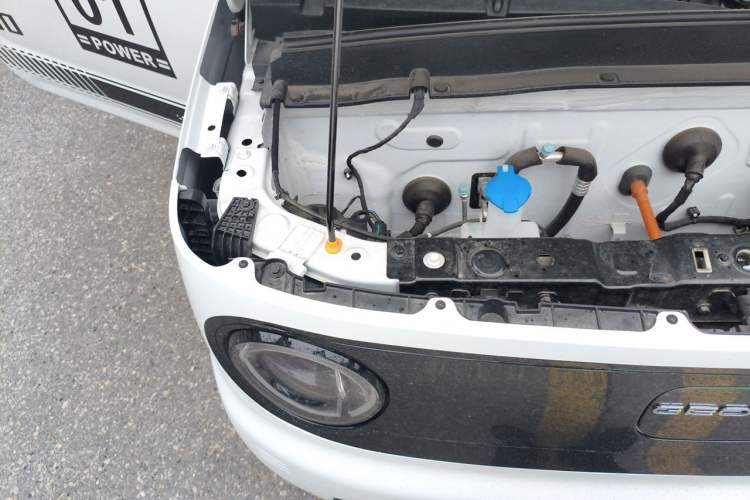Used Geely Galaxy Panda 2024 Panda Mini 200km Endurance Bear Engine Bay Right