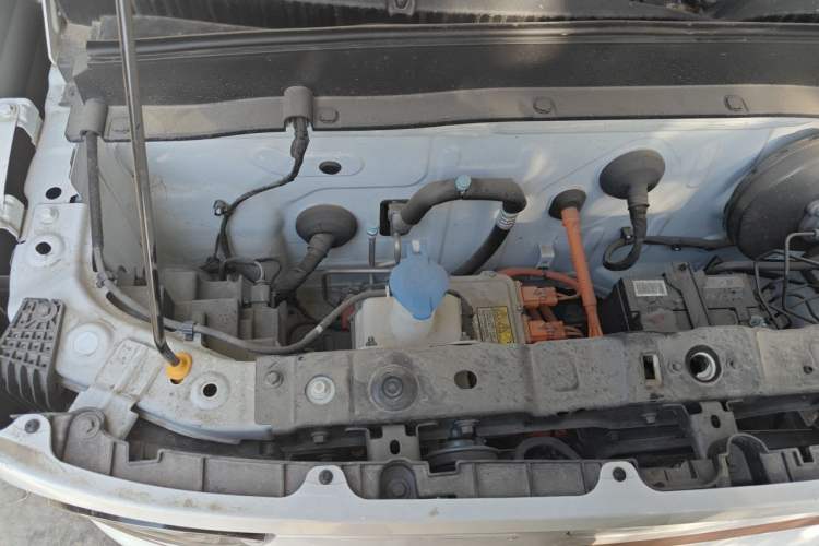 Used Geely Galaxy Panda 2024 Panda Mini 200km Endurance Bear Engine Bay Right