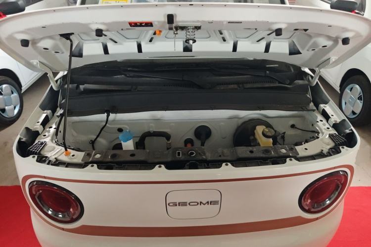 Used Geely Galaxy Panda 2024 Panda Mini 200km Endurance Bear Engine Bay