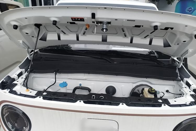 Used Geely Galaxy Panda 2024 Panda Mini 200km Endurance Bear Engine Bay