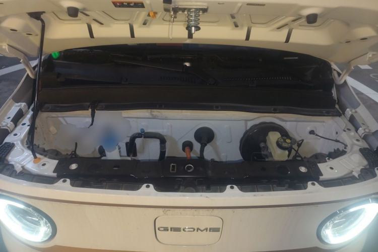 Used Geely Galaxy Panda 2024 Panda Mini 200km Endurance Bear Engine Bay